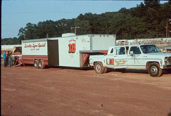 Loretta Lynn Trailer at Lincoln-2