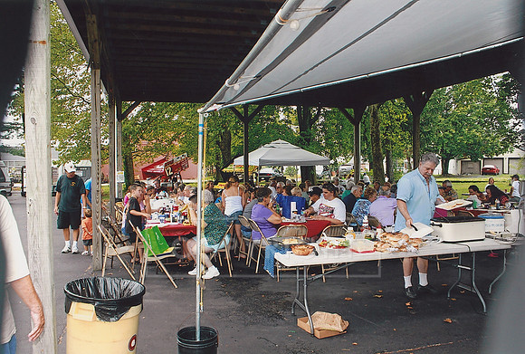 YCRC Club Picnic YCRC Clubhouse 8-7-11 (17)