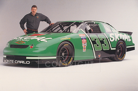 #33 Robert Pressley Hero Card