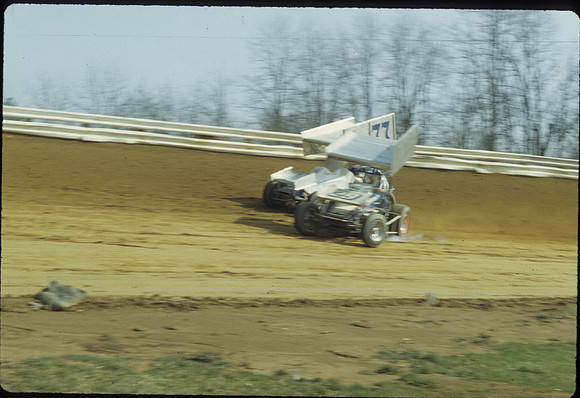 #77 Lynn Paxton and #29 Bobby Davis, Jr.