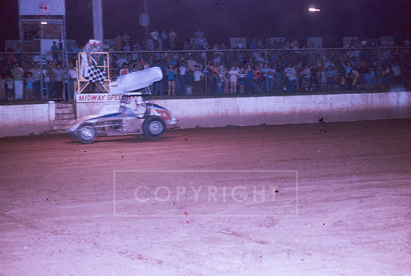 #29 Paul Pitzer Take the Checkers at Susquehanna-4