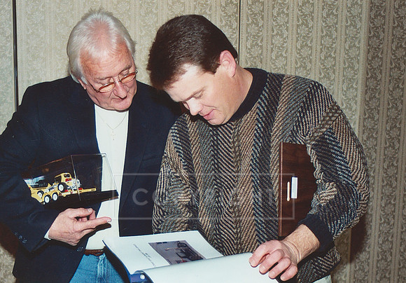 Unknown and Mark Kinser YCRC Hall of Fame Banquet 2004 (2)